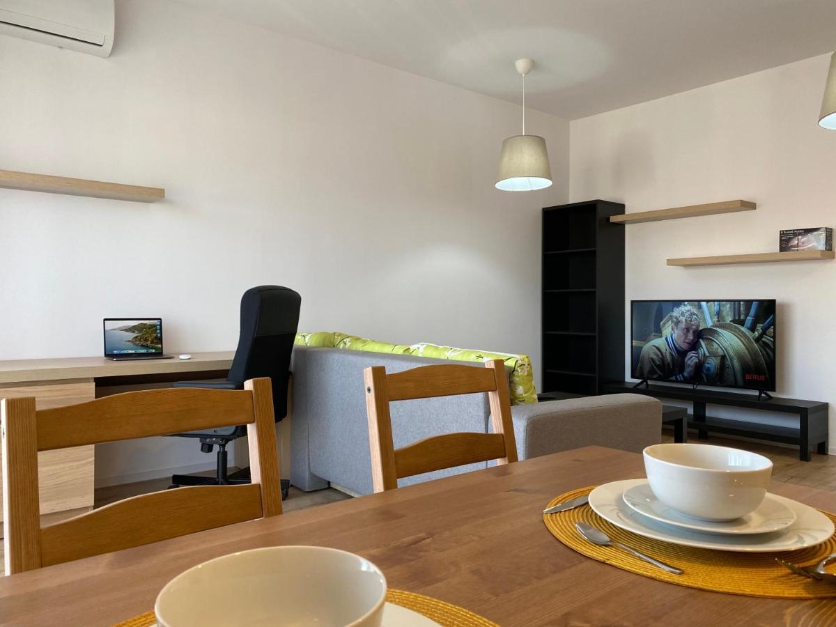 Glam Apartments Lipatti Near Iulius Mall And City Center تيميشورا المظهر الخارجي الصورة