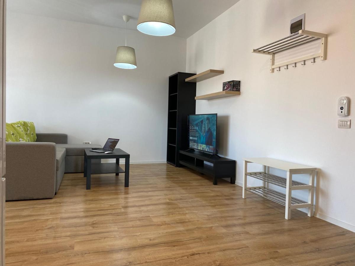 Glam Apartments Lipatti Near Iulius Mall And City Center تيميشورا المظهر الخارجي الصورة