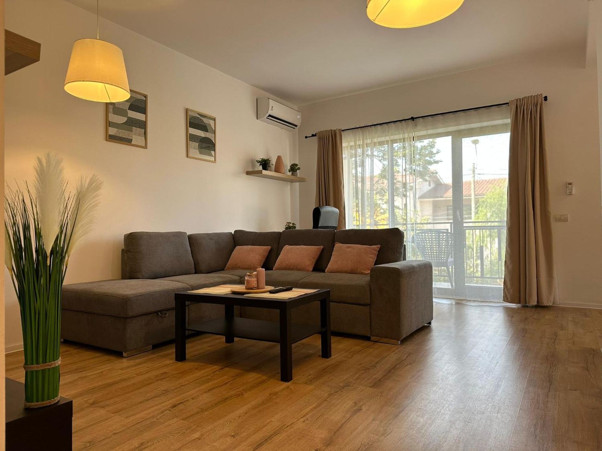 Glam Apartments Lipatti Near Iulius Mall And City Center تيميشورا المظهر الخارجي الصورة