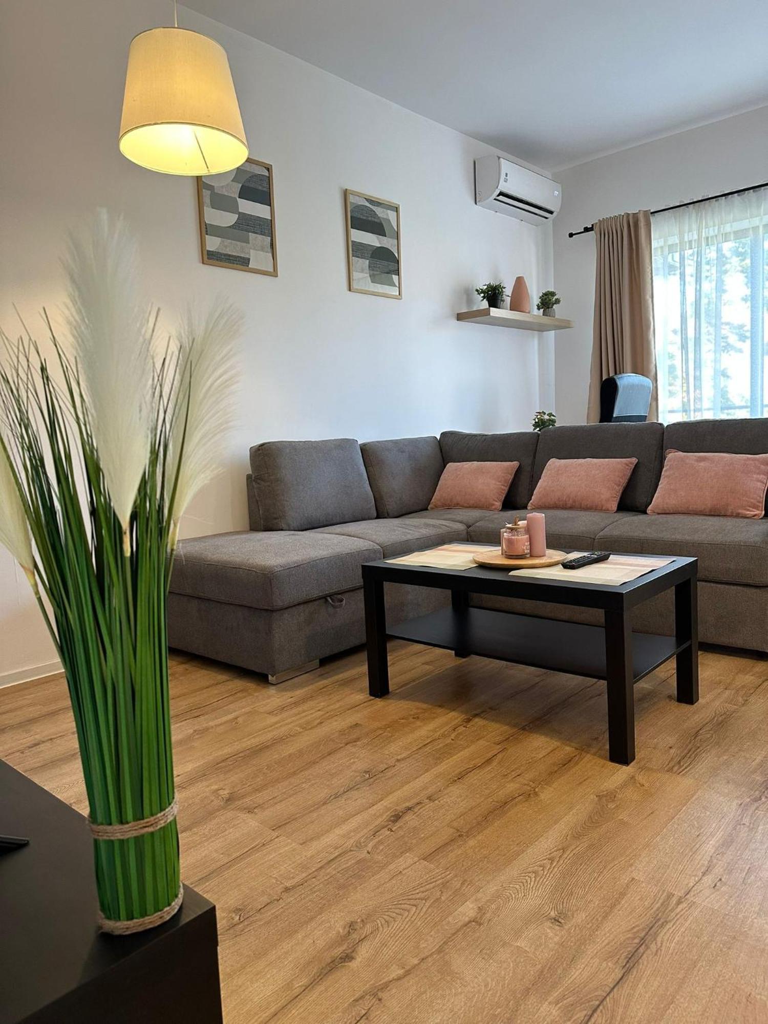 Glam Apartments Lipatti Near Iulius Mall And City Center تيميشورا المظهر الخارجي الصورة