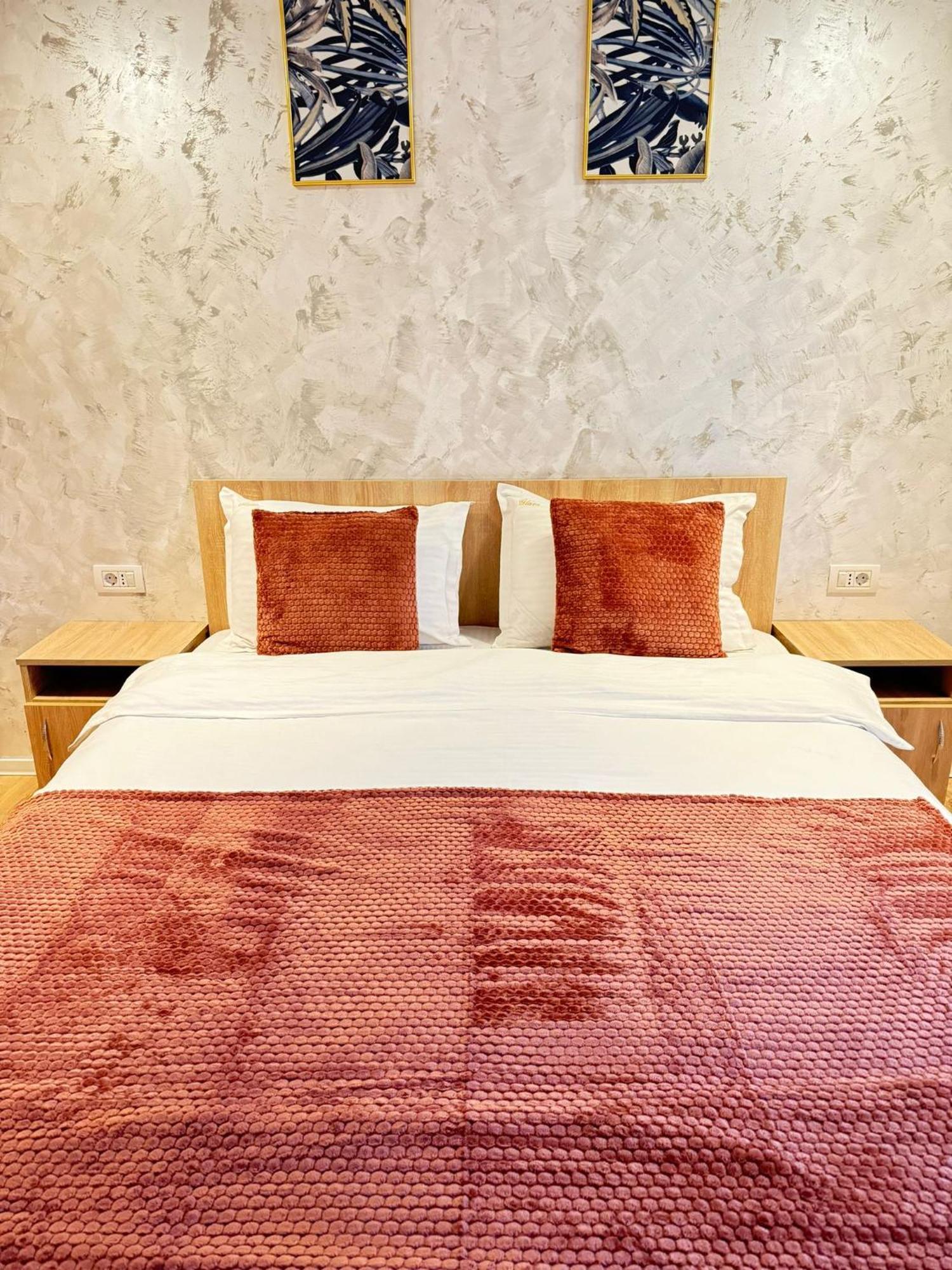 Glam Apartments Lipatti Near Iulius Mall And City Center تيميشورا المظهر الخارجي الصورة